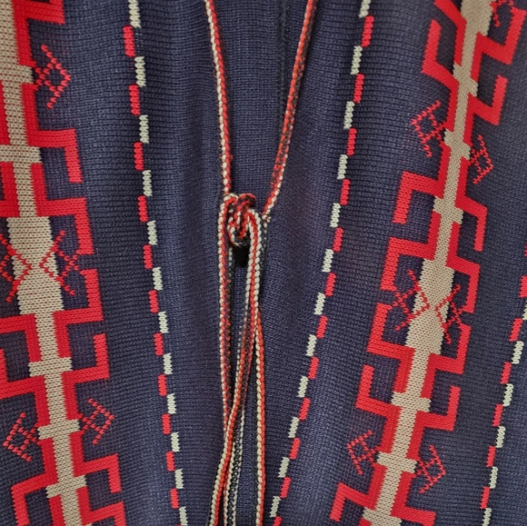 Vintage 70's Poncho Shawl Sweater Boho One Size Fits Most Navy Blue Red Knit - Picture 4 of 5